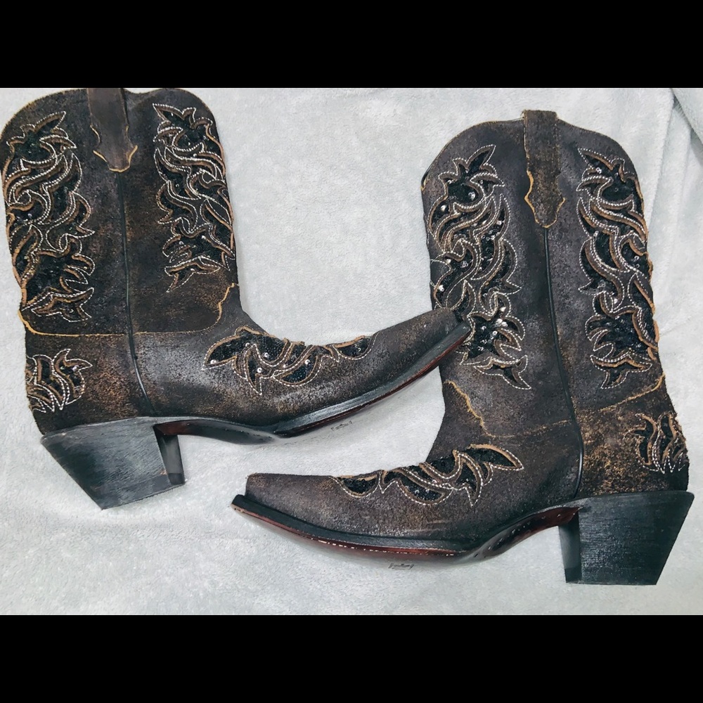 New size 11 Corral boots